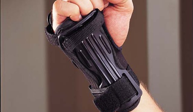 Sports Braces / Helmet